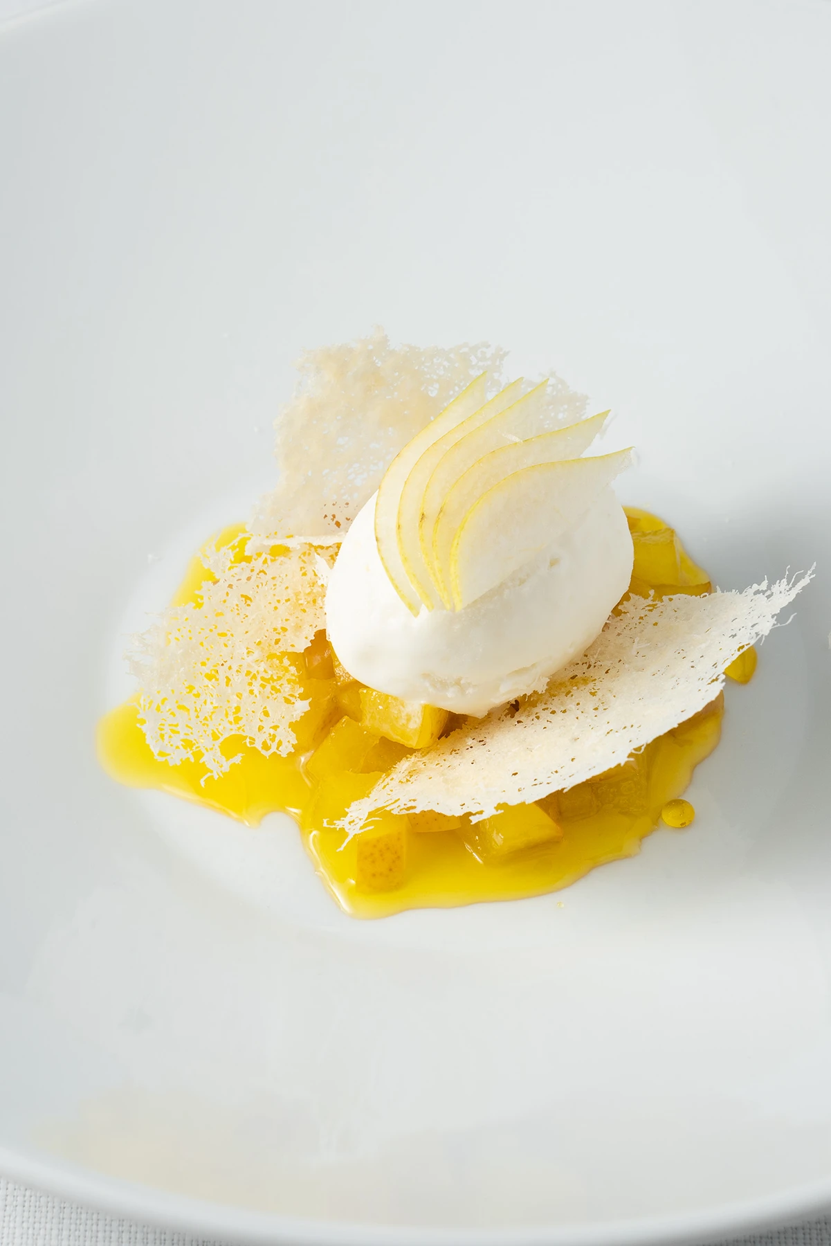 Gelato al parmigiano e pere